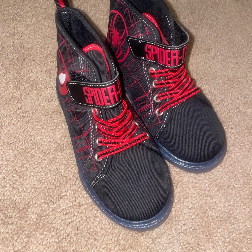 Marvel Black & Red Kids Spider-Man High-Top Sneakers